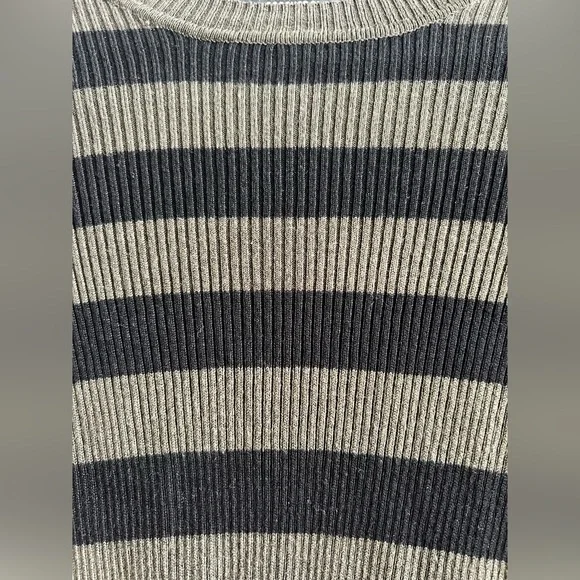 CLEARANCE Women’s Small Cropped Striped Black and Green Ribbed Sweater - Picture 7 of 8